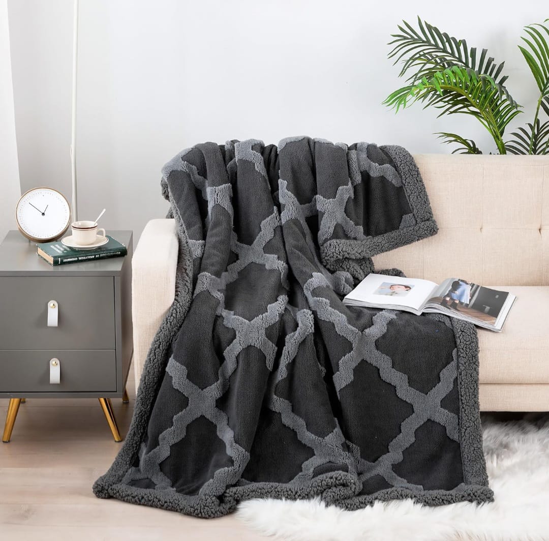 LUJOSAS MANTAS SHERPA CON OVEJERO - COLOR: GRIS CLARO